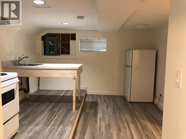 1 4136 GILPIN CRESCENT, Burnaby, British Columbia V5G2K2