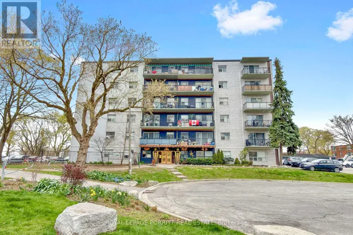 5 - 2 SUPERIOR AVENUE, Toronto (Mimico), Ontario M8V2M3