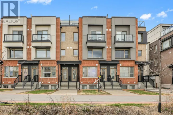 810 MIKINAK ROAD, Ottawa, Ontario K1K5A5