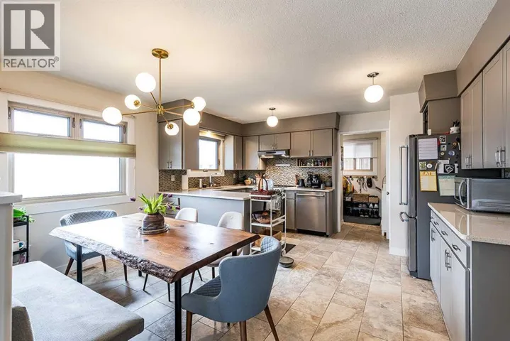 75 Robertson Way SW, Medicine Hat, Alberta T1A5J3