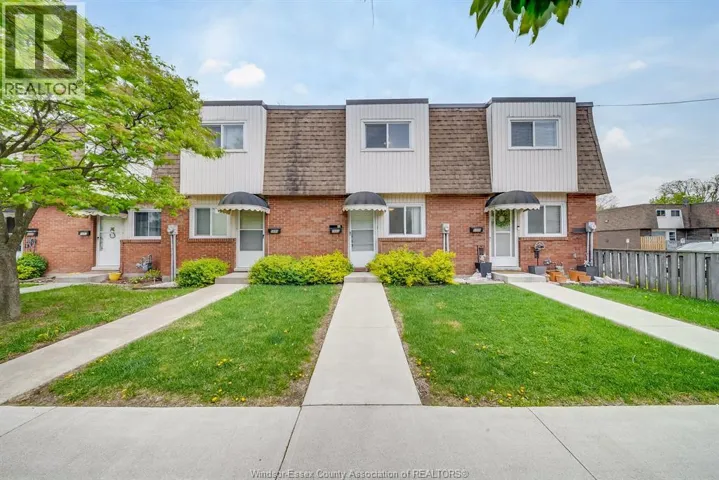 5486 LASSALINE, Windsor, Ontario N8T1B1