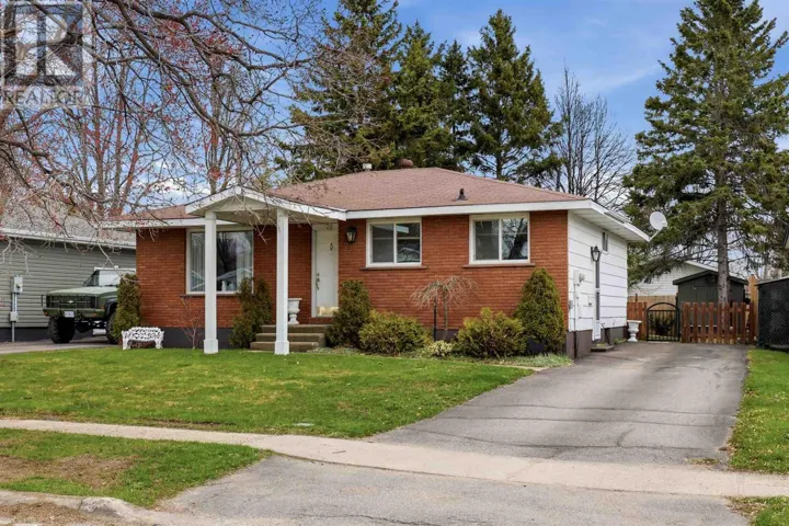 28 Kerr DR, Sault Ste. Marie, Ontario P6A5H9