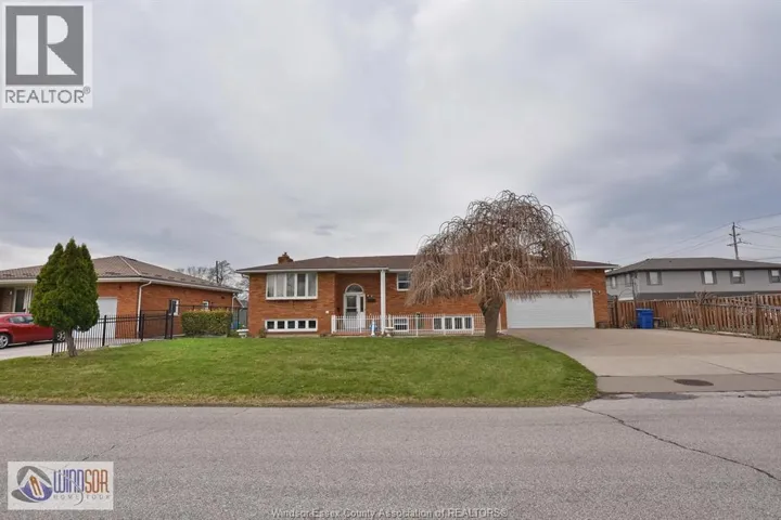 1455 ST. CLAIR AVENUE, Windsor, Ontario N9B3K7