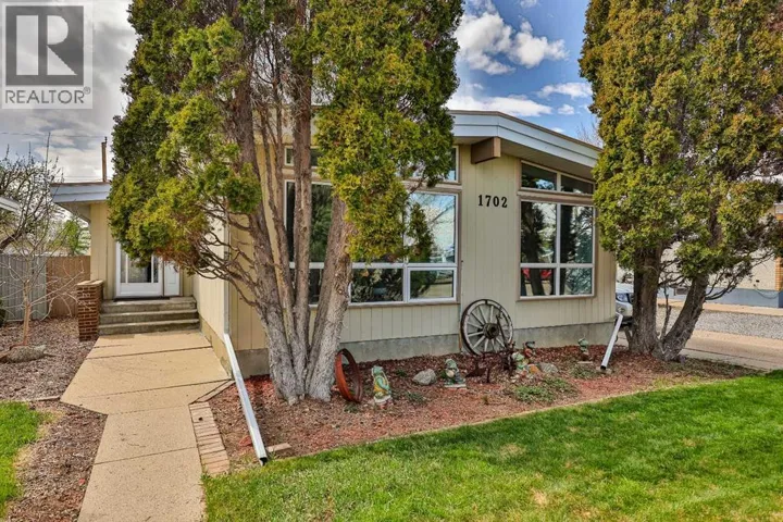 1702 26 Street S, Lethbridge, Alberta T1K2N6
