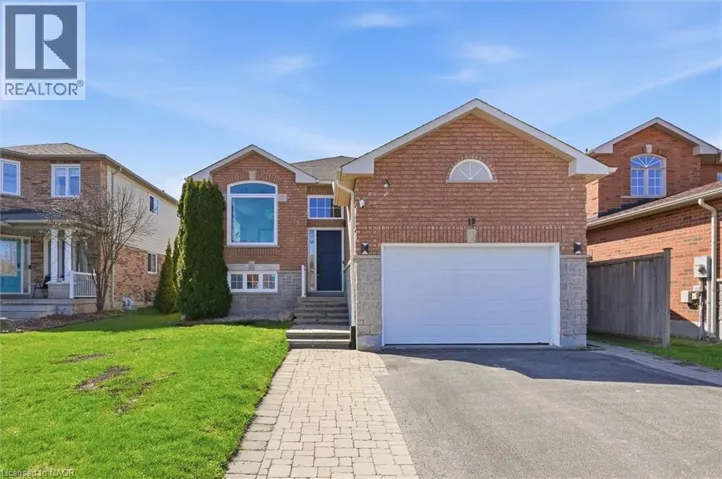 19 LESLIE Avenue, Barrie, Ontario L4N9N9