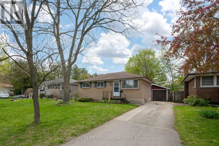 33 STRATHCONA DRIVE, London East (East O), Ontario N5W1P7