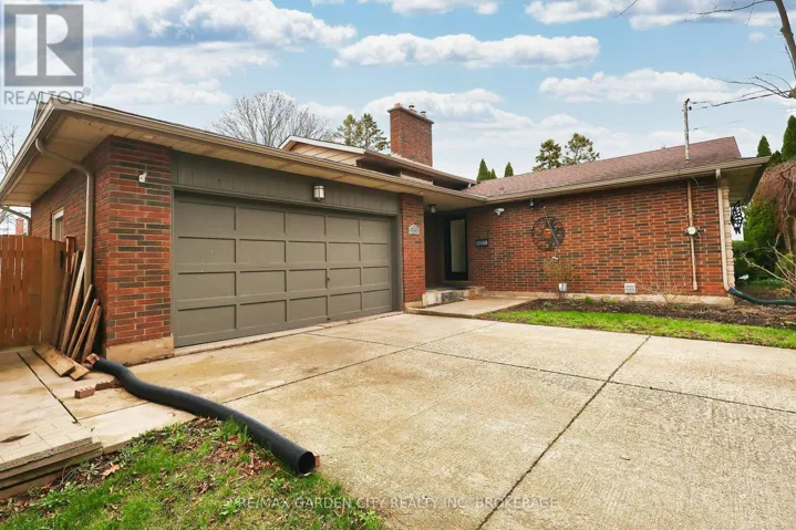 15 BLACK FRIARS ROAD, St. Catharines (Lakeshore), Ontario L2N2M8