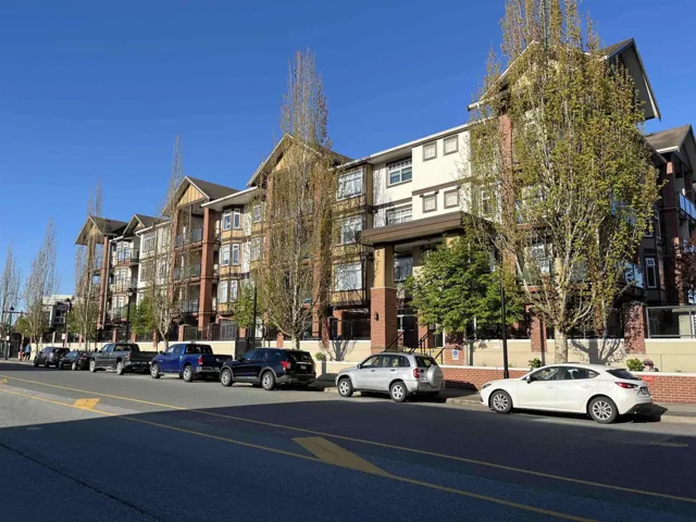 348 5660 201A STREET, Langley, British Columbia V3A0B4