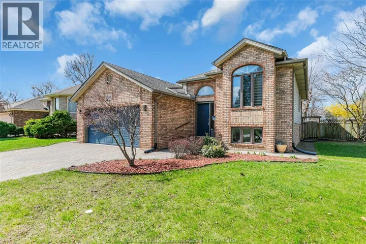 2505 ST. CLAIR AVENUE, Windsor, Ontario N9E4L9