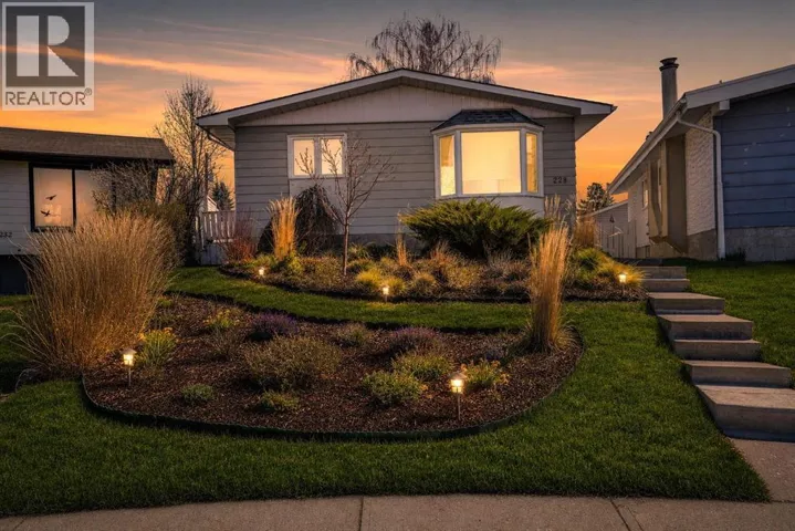 228 Dovercrest Place SE, Calgary, Alberta t2b1y5
