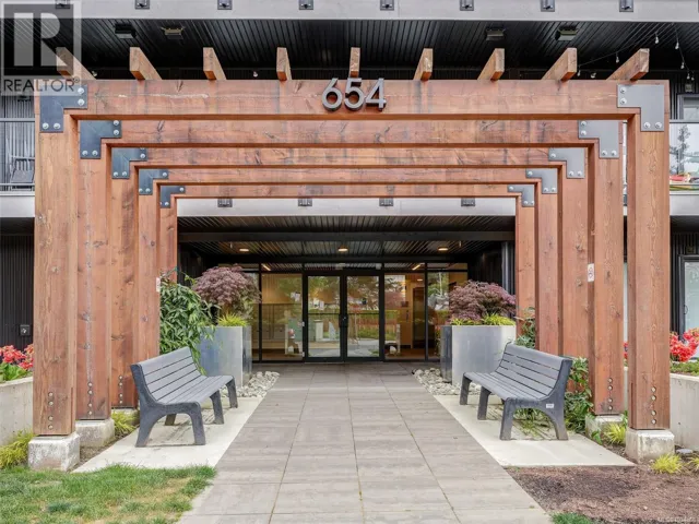 404 654 Granderson Rd, Langford, British Columbia V9B7B9