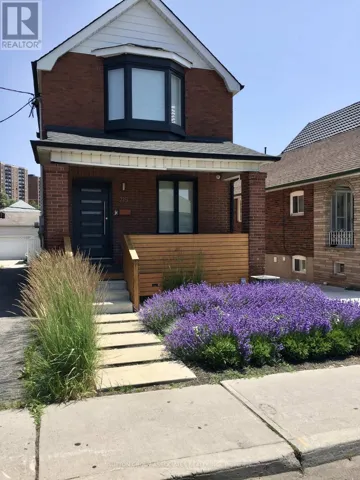 215 ENNERDALE ROAD, Toronto (Caledonia-Fairbank), Ontario M6E4E1