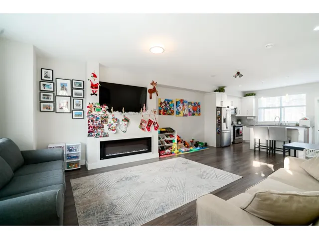 57 14541 WINTER CRESCENT, Surrey, British Columbia V4P0G5