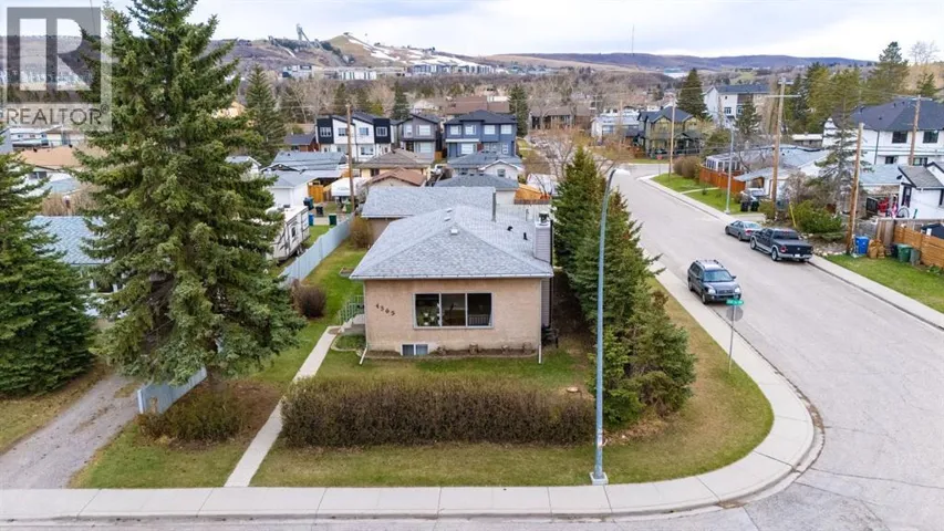 4363 70 Street NW, Calgary, Alberta T3B2K4