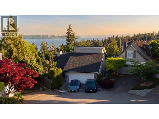 4778 MEADFEILD COURT, West Vancouver, British Columbia V7W2Y3