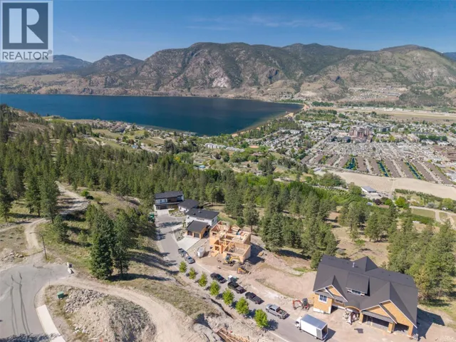 3331 EVERGREEN Drive Unit# 114, Penticton, British Columbia V2A9A9