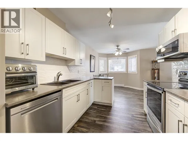3842 Gordon Drive Unit# 216, Kelowna, British Columbia V1W3G4
