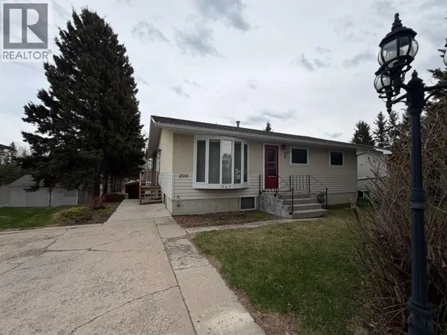 209 2 Street NE, Sundre, Alberta T0M1X0