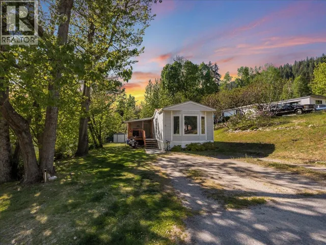 4029 Broadwater Road Unit# 15, Castlegar, British Columbia V1N4V6
