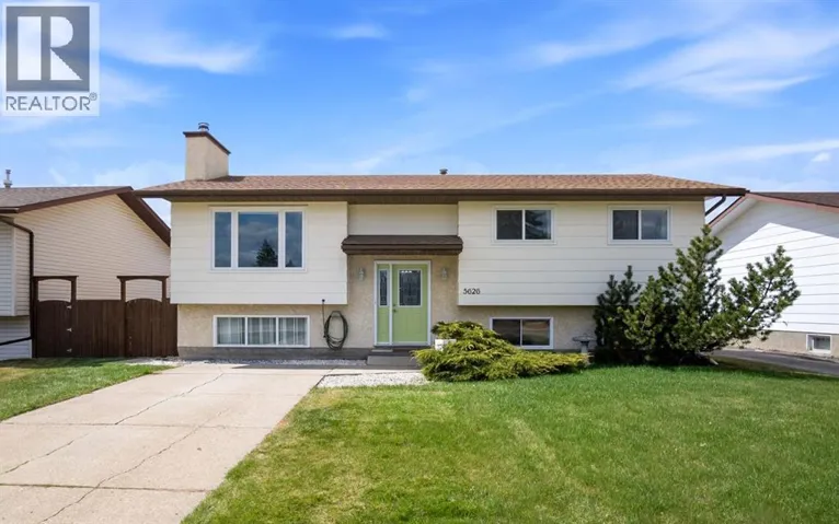 5626 57 Avenue, Olds, Alberta T4H1K2