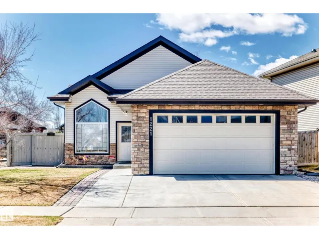 1221 CUNNINGHAM DR SW, Edmonton, Alberta T6W6R2