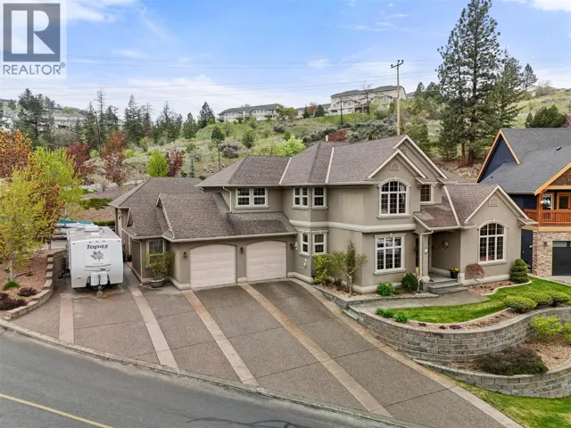 456 AZURE Place, Kamloops, British Columbia V2E2R1