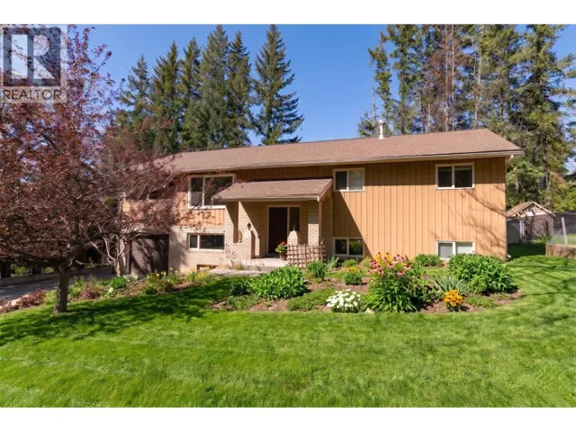 1801 15 Avenue, Salmon Arm, British Columbia V1E2E9