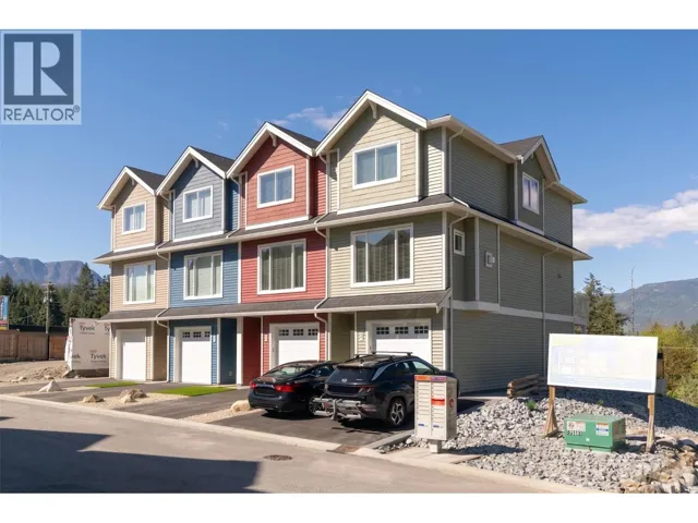 1910 11 Avenue NE Unit# 3, Salmon Arm, British Columbia V1E2V5