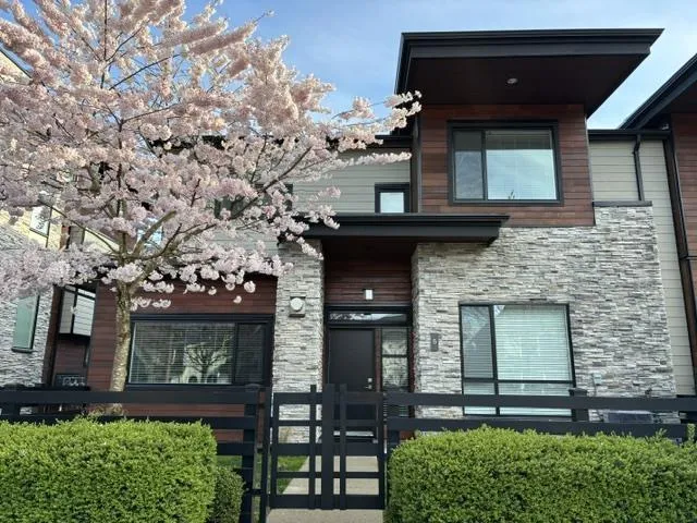 5 15688 28 AVENUE, Surrey, British Columbia V3Z0N1