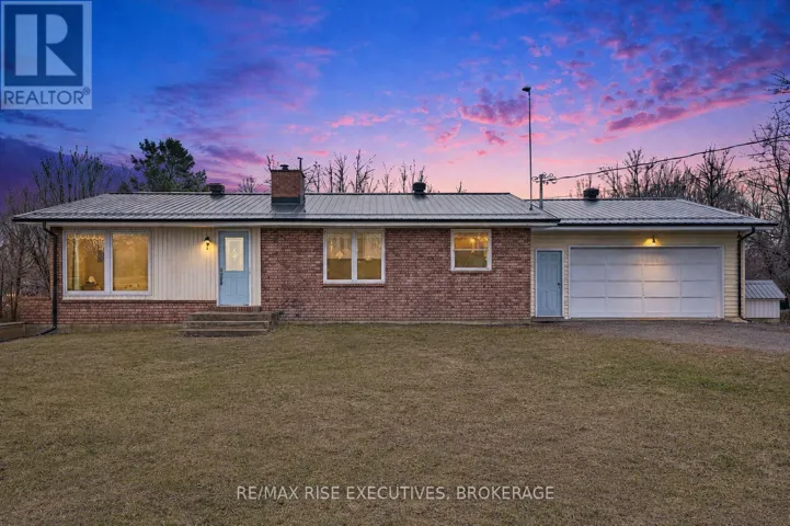715 HANNA ROAD, Tay Valley, Ontario K0H2B0