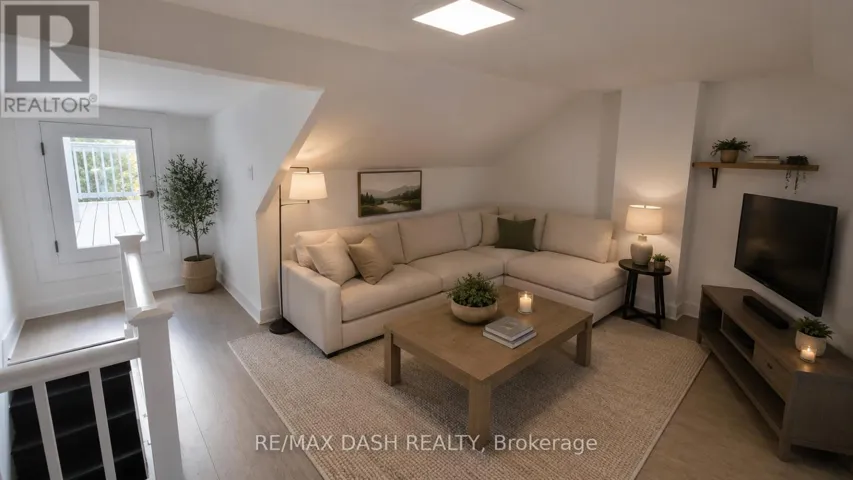 UPPER - 13 HOCKEN AVENUE, Toronto (Wychwood), Ontario M6G2K1
