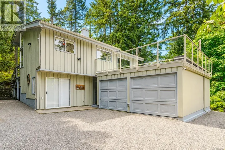 7136 Willis Point Rd, Central Saanich, British Columbia V9E2A1