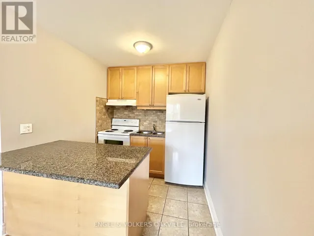 9 - 90 TWENTY FIFTH STREET, Toronto (Long Branch), Ontario M8V3P9