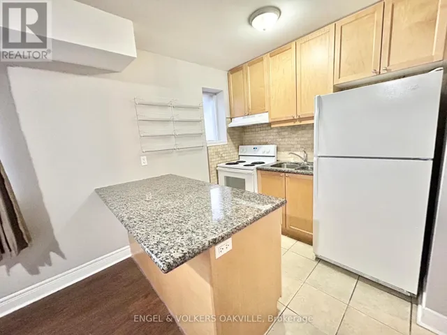 108 - 9 THIRTY THIRD STREET, Toronto (Long Branch), Ontario M8W3G7