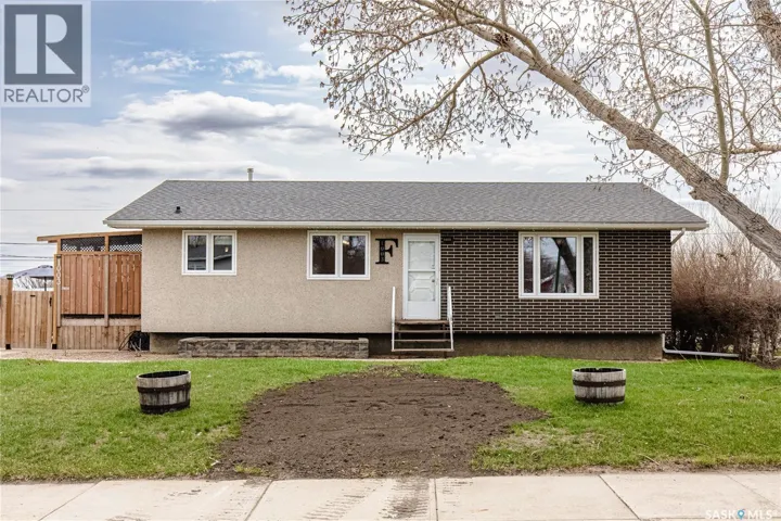 1003 Ominica STREET E, Moose Jaw, Saskatchewan S6H0J4