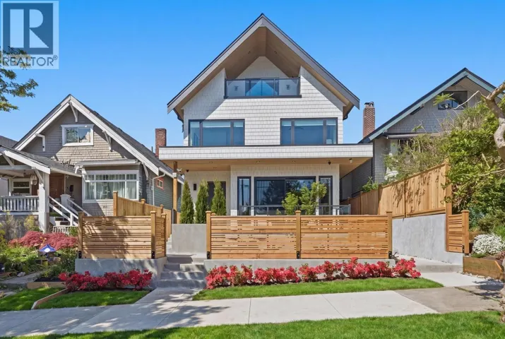 1 625 E 24TH AVENUE, Vancouver, British Columbia V5V2A3