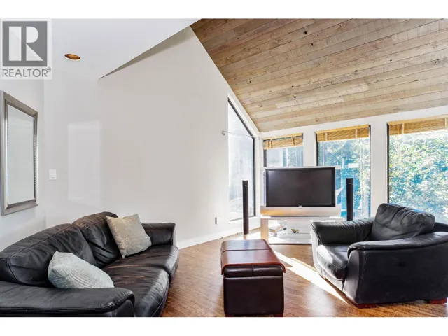 430 BAYVIEW ROAD, West Vancouver, British Columbia V0N2E0