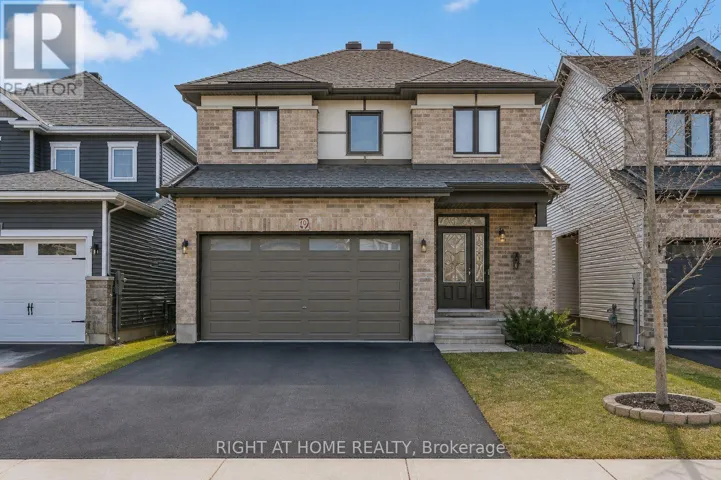 658 PARADE DRIVE, Ottawa, Ontario K2S0Z2