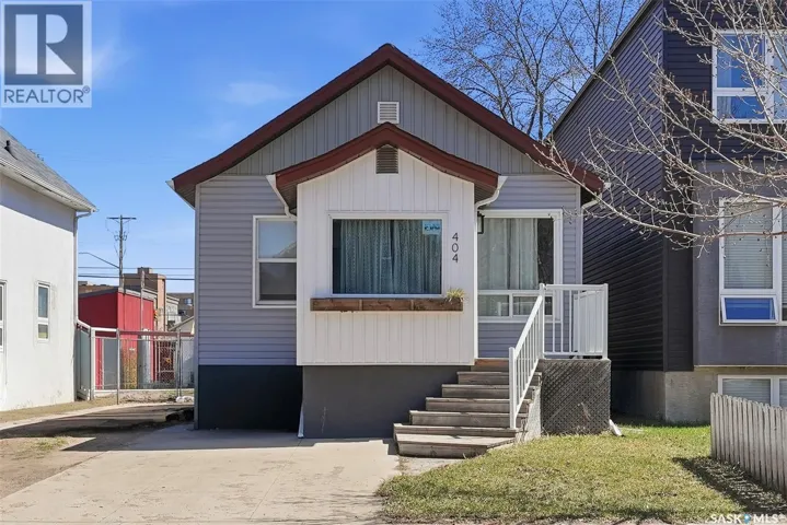 404 D AVENUE S, Saskatoon, Saskatchewan S7M1R4
