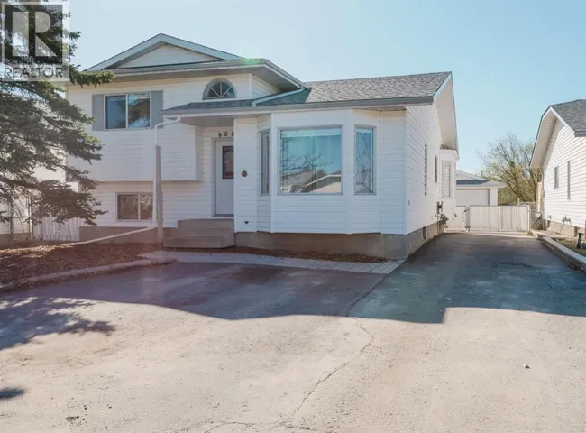 9007 104 Avenue, Grande Prairie, Alberta T8X1E8