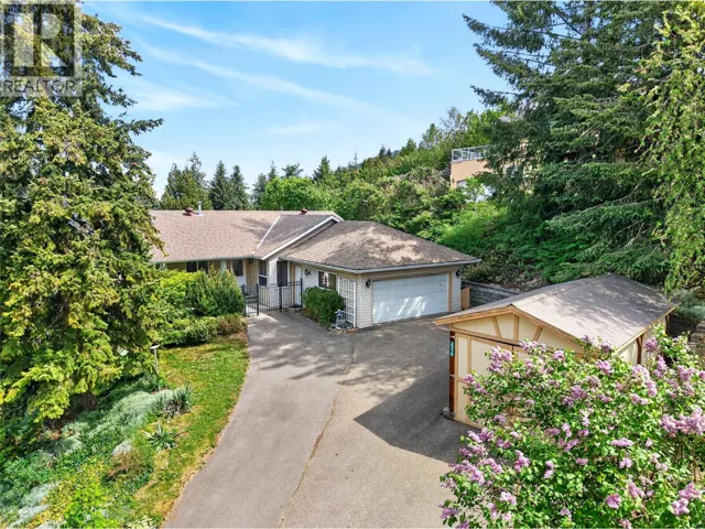 2218 Hopes Way, Sorrento, British Columbia V0E2W2