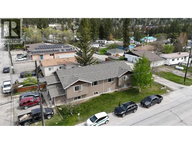 7506 COLUMBIA Avenue, Radium Hot Springs, British Columbia V0A1M0