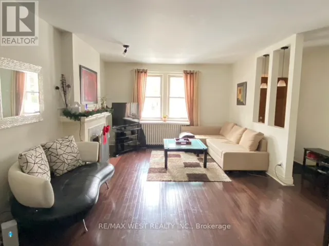 MAIN FLOOR - 305 ST CLAIR AVENUE E, Toronto (Rosedale-Moore Park), Ontario M4T1P3