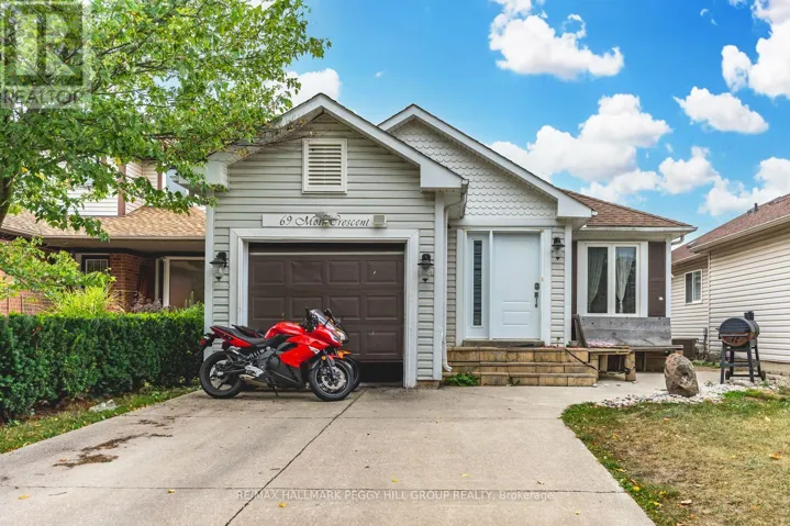 UPPER - 69 MOIR CRESCENT, Barrie (Painswick North), Ontario L4N8B2