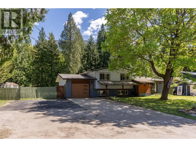 1736 Hay Road, Revelstoke, British Columbia V0E2S1