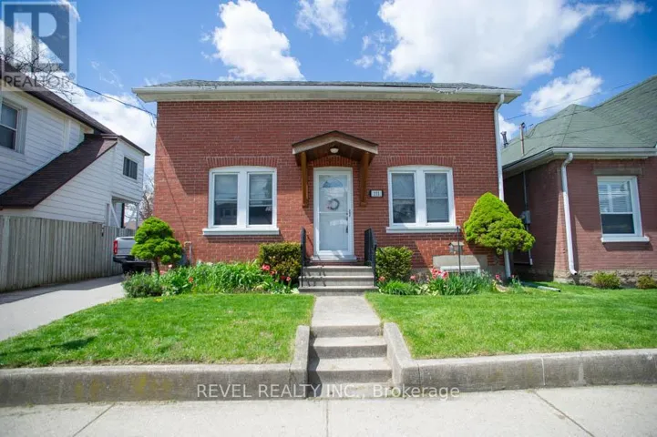 131 SUPERIOR STREET, Brantford, Ontario N3S2L1