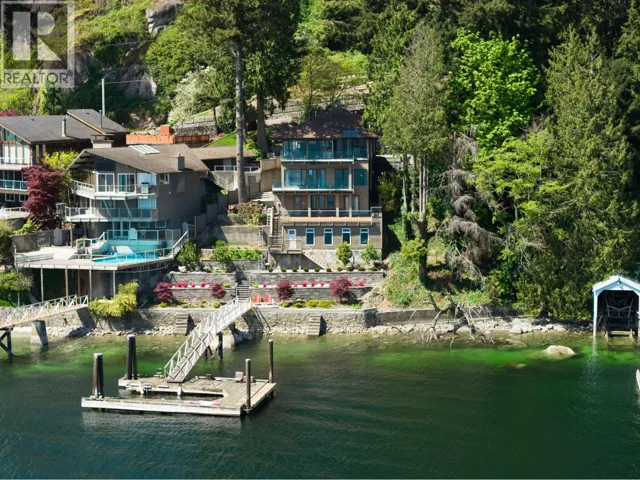 4793 STRATHCONA ROAD, North Vancouver, British Columbia V7G1G9