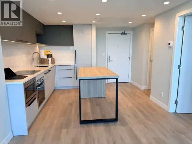 270X 567 EMERSON STREET, Coquitlam, British Columbia V3J0M8