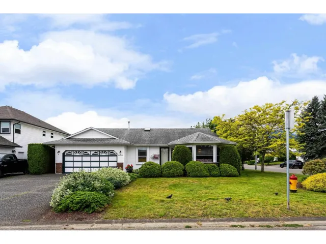 44954 BEDFORD PLACE, Sardis South, Chilliwack, British Columbia V2R3C2
