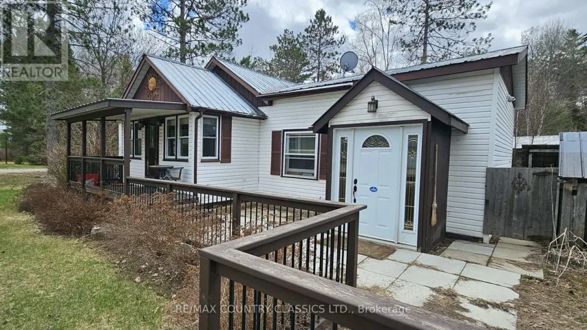 795 RIVERSIDE DRIVE, Madawaska Valley, Ontario K0J1L0